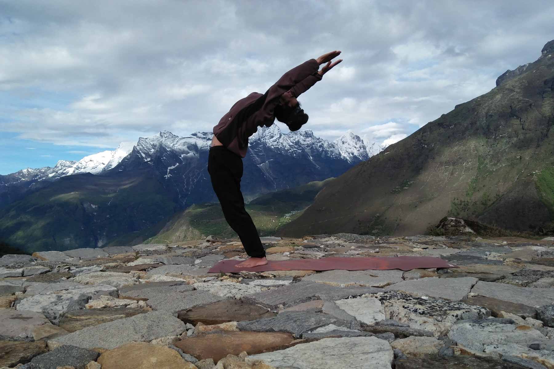 Everest Base Camp Yoga Trek – 15 Days