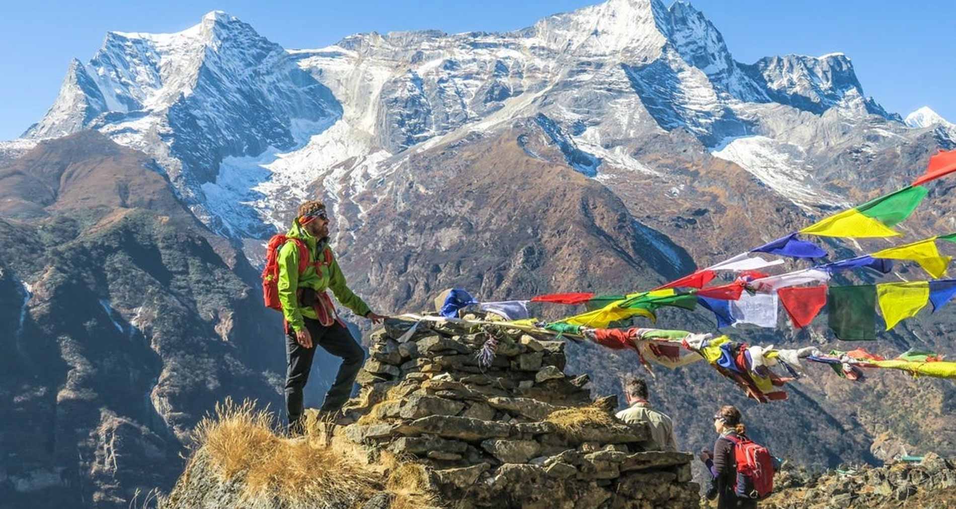 Everest High Pass Trekking – 22 Days